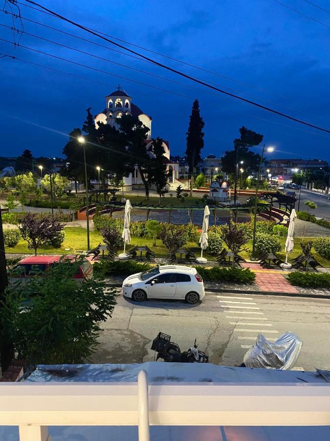 Sun & Sea Apartment Nea Iraklia Exterior photo