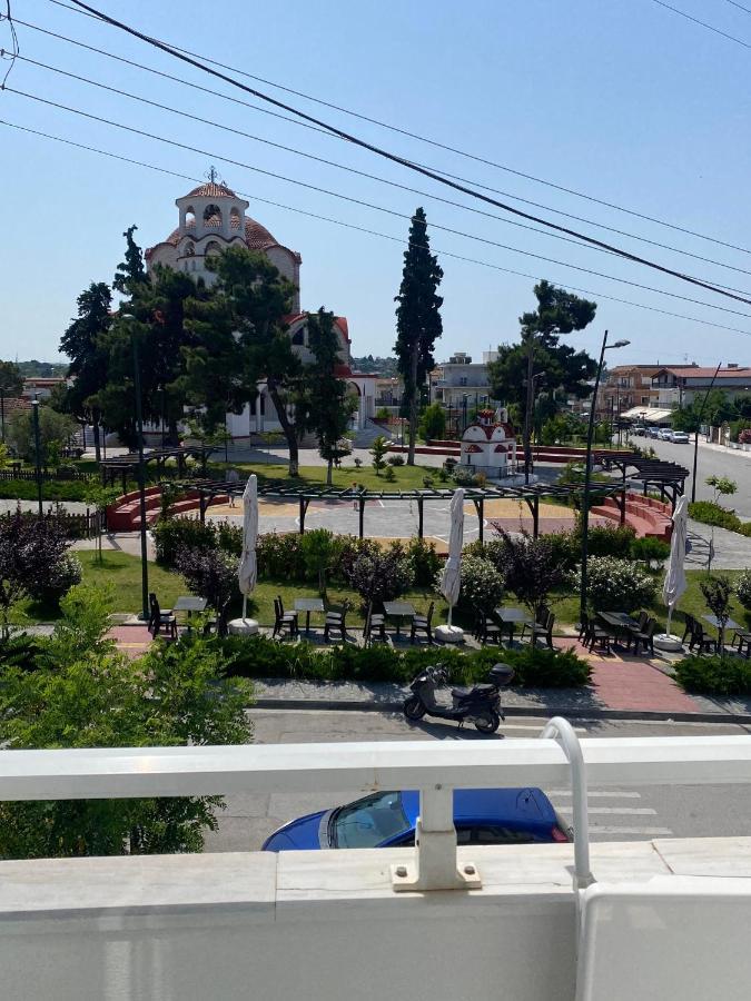 Sun & Sea Apartment Nea Iraklia Exterior photo
