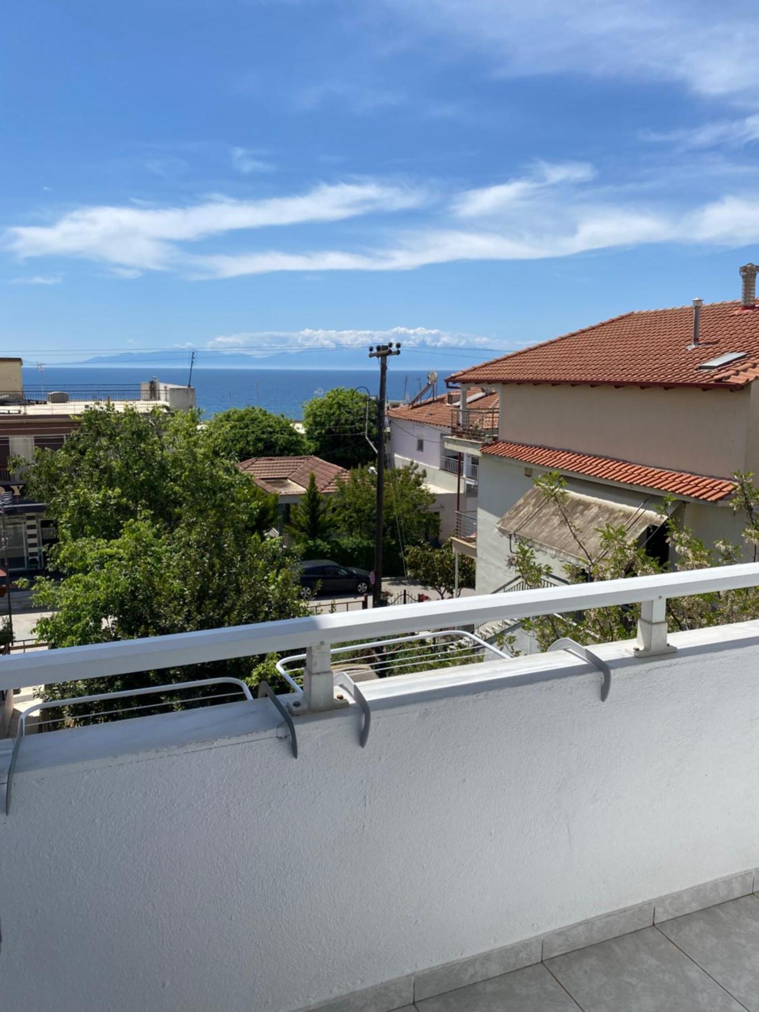 Sun & Sea Apartment Nea Iraklia Exterior photo