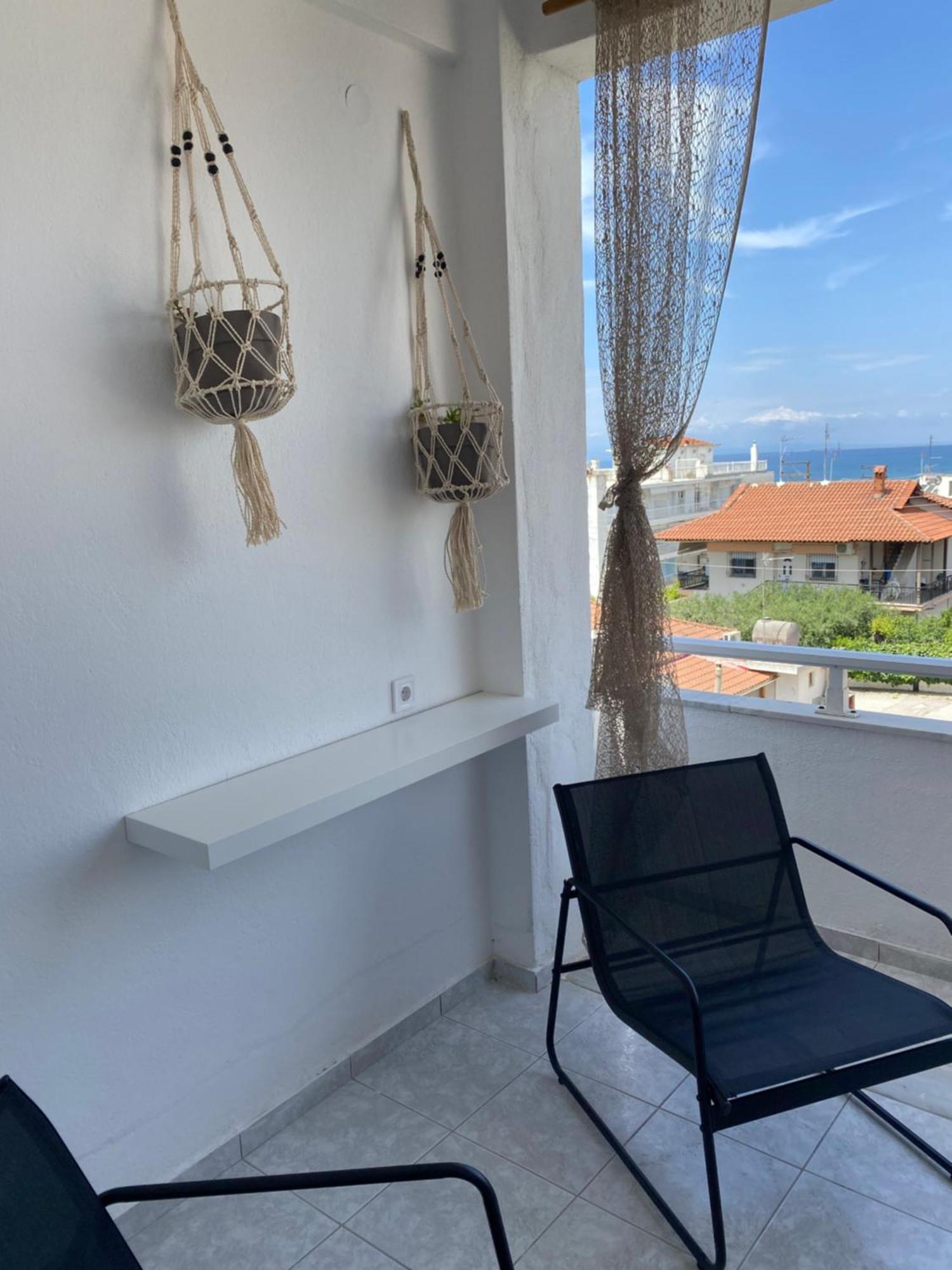 Sun & Sea Apartment Nea Iraklia Exterior photo
