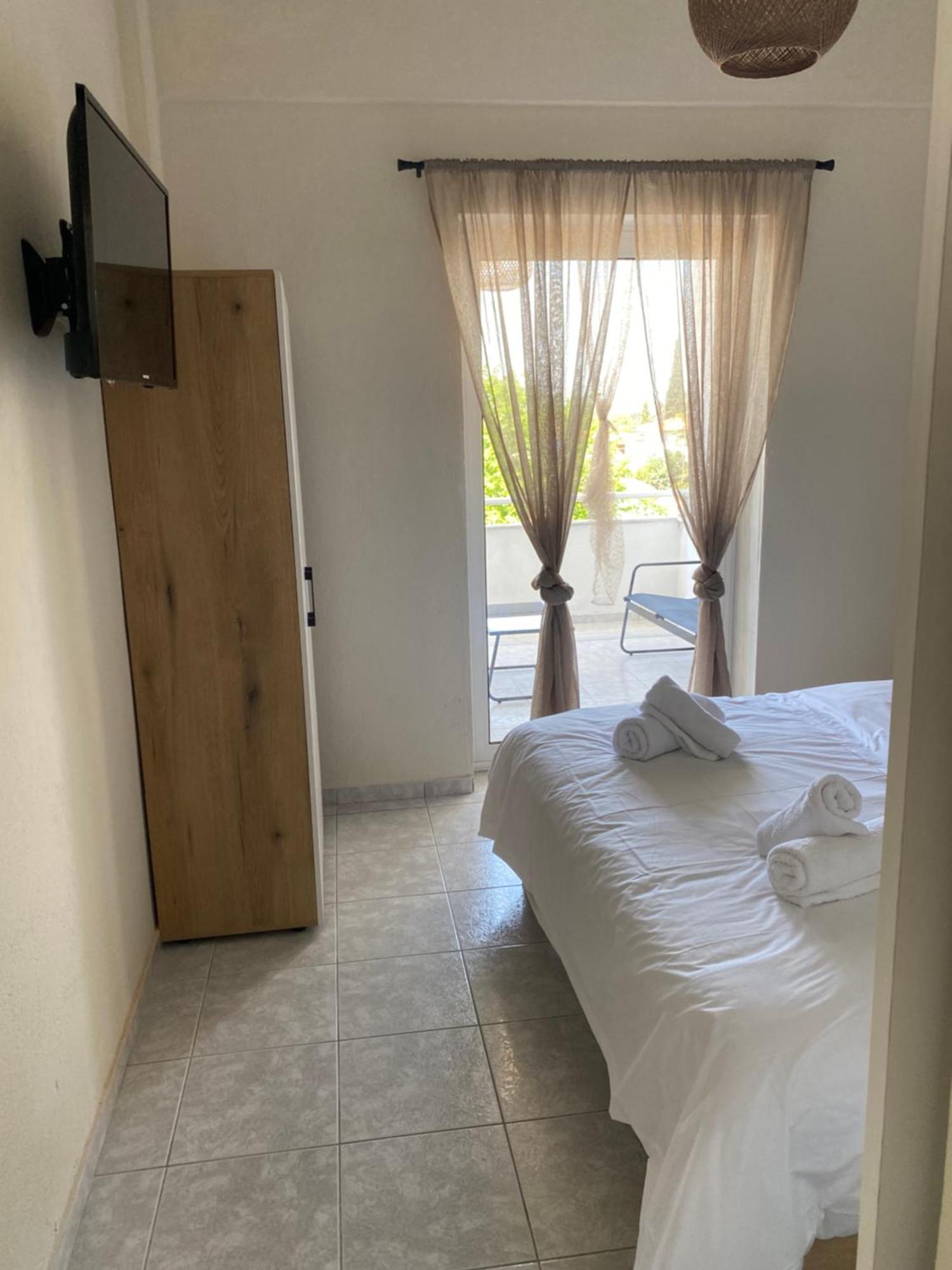 Sun & Sea Apartment Nea Iraklia Exterior photo
