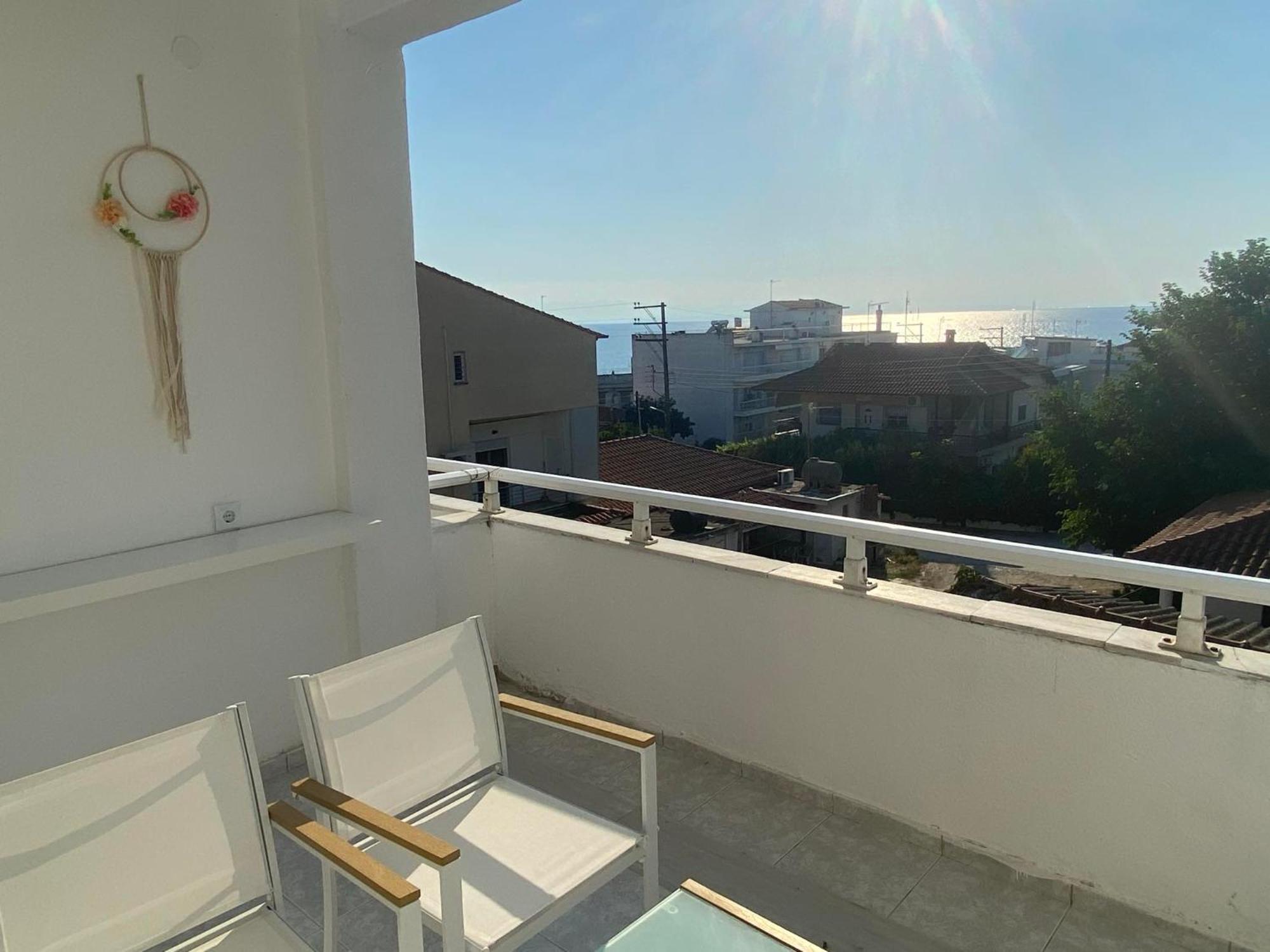 Sun & Sea Apartment Nea Iraklia Exterior photo